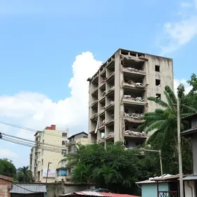 desabamento de muro
