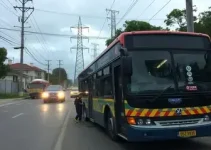 ônibus bate em poste